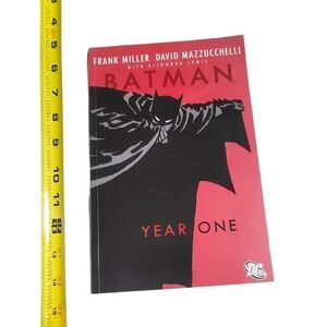 DC BATMAN " Year One " By Frank Miller & David Mazzucchelli